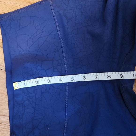 Lululemon Dark Purple/blue Leggings With Black Crackle Design Size 4 Yoga - Picture 6 of 12